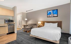 Alluxsuites At 1876, An Ascend Collection Hotel